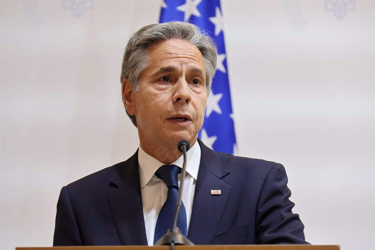 Blinken reitera a Pashinián su apoyo a "una Armenia próspera, democrática e independiente"